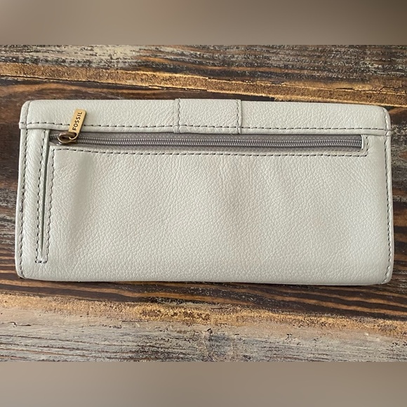Fossil genuine leather long wallet - Light Green - Inside Light Grey - Picture 3 of 9
